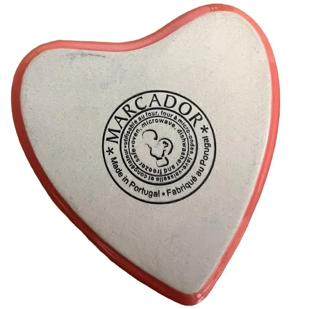 Marcador coral Heart Shaped Stoneware Dish Scalloped Edge Baker Made in Portugal